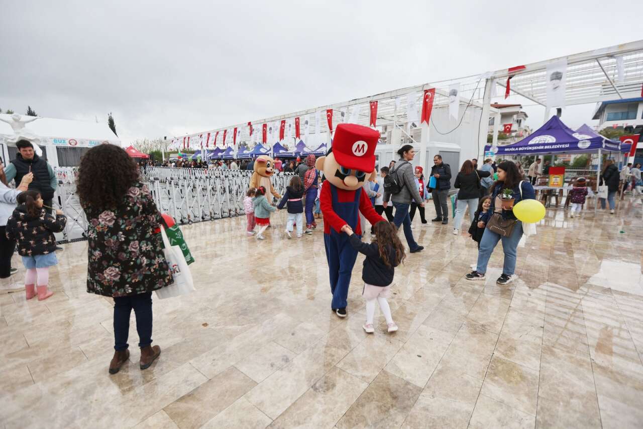 Muğla’da 23 Nisan Coşkusu: Çocuklar Bayramı Doyasıya Yaşadı 2